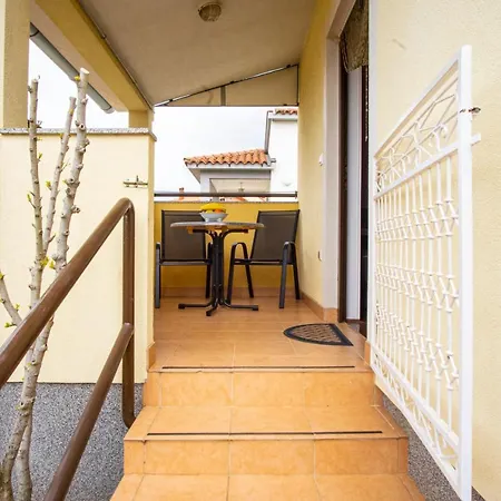 Apartman Luka Fazana Exterior photo