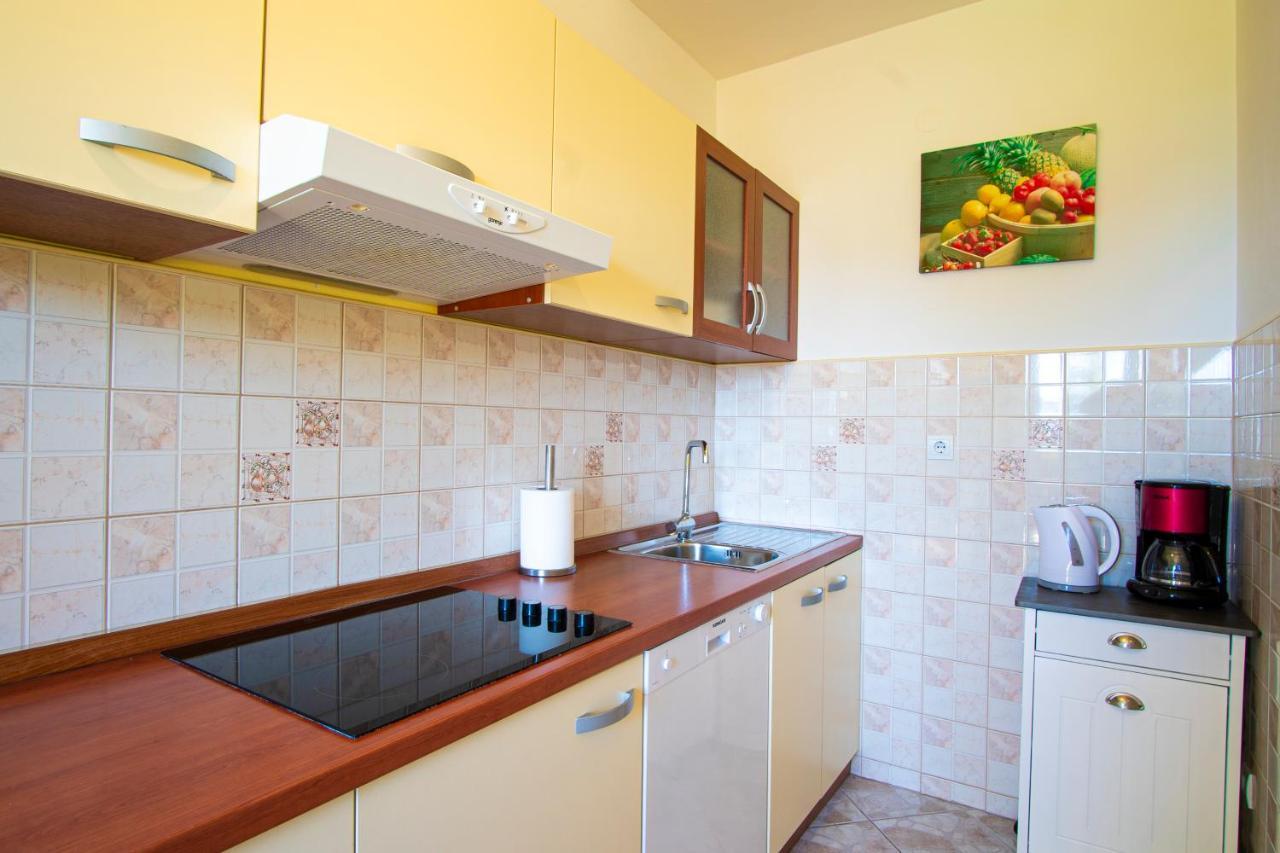 Apartment Luka *