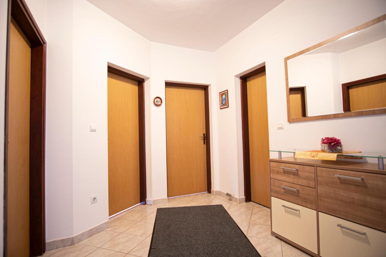 Luka Apartment